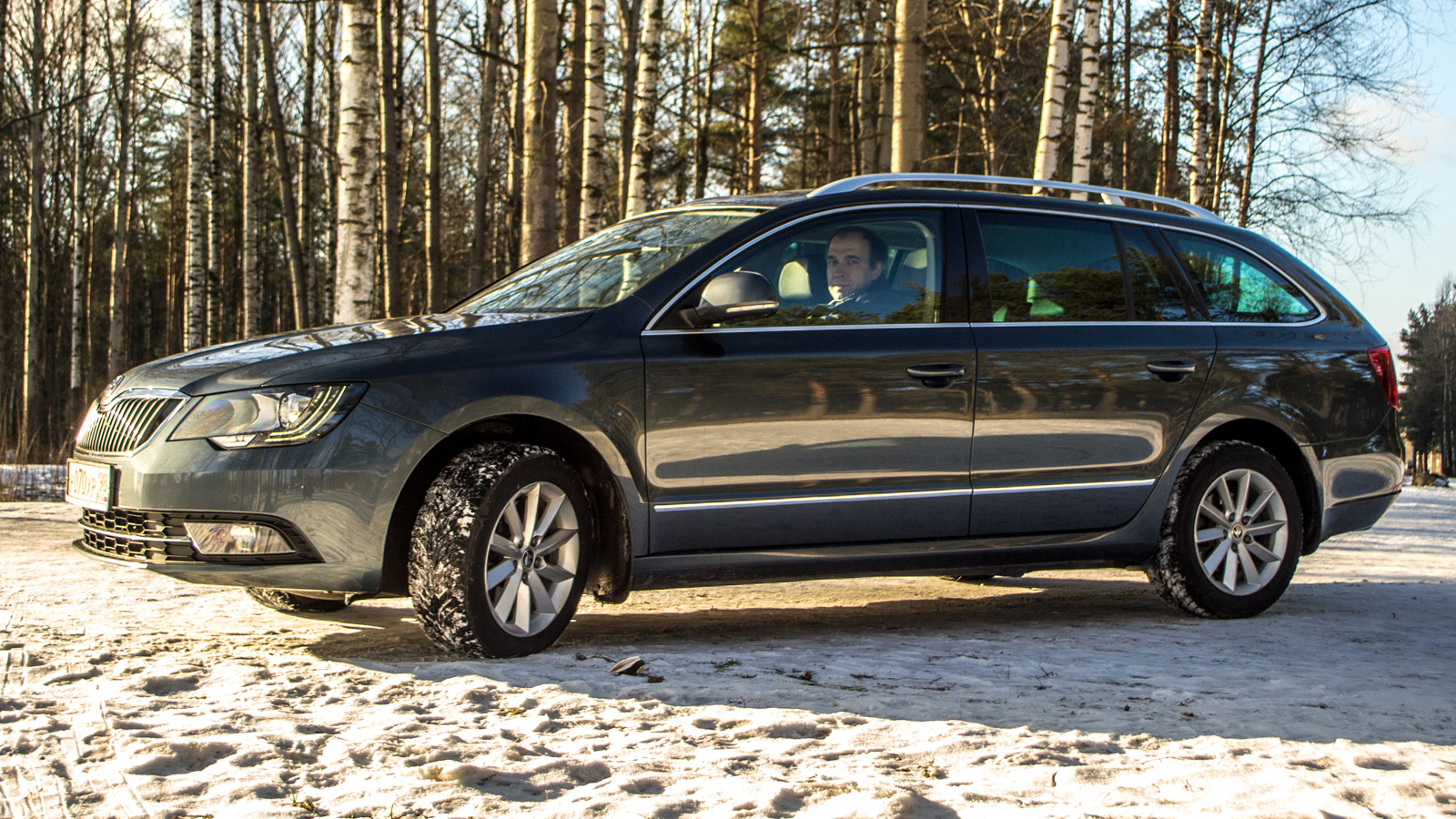 Skoda Superb Winter Forest